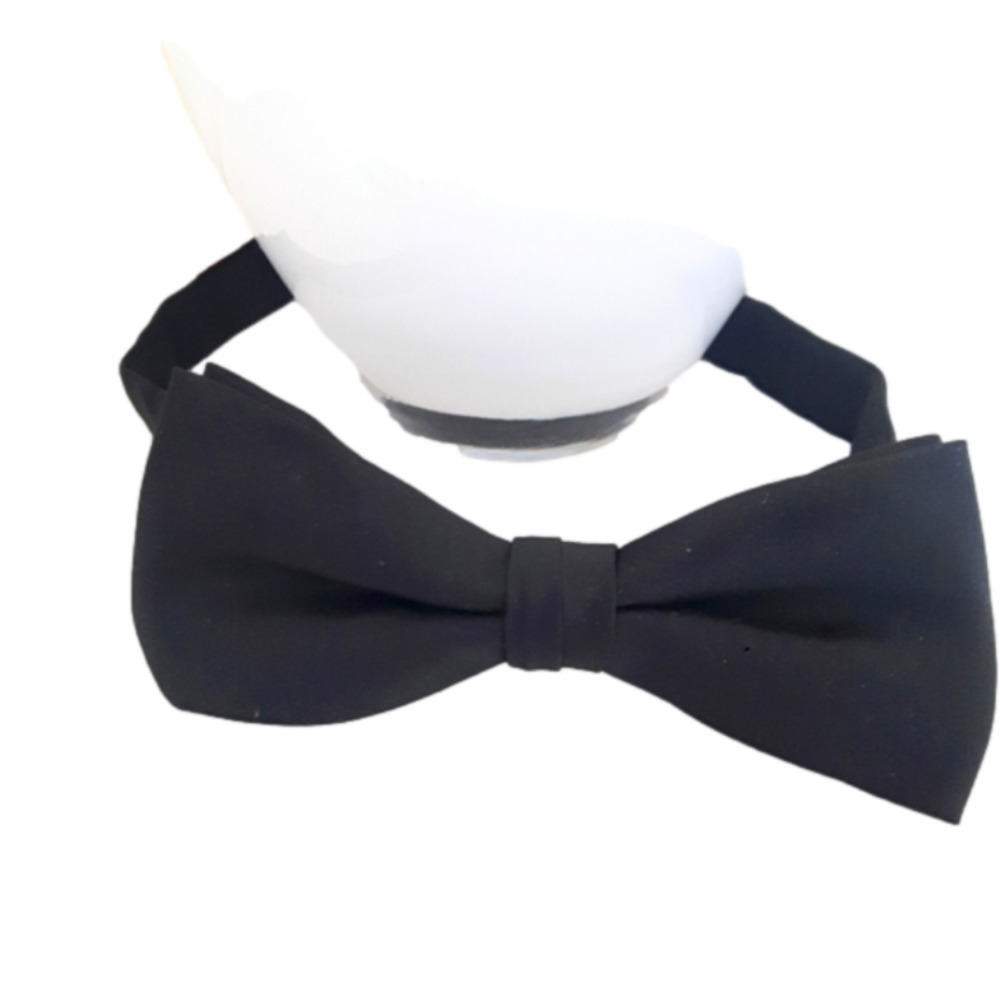 MEN'S Classic Bow Tie. Size 17" or Smaller.